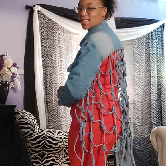 Meet your Posher, Tiara - Picture 2 of 4